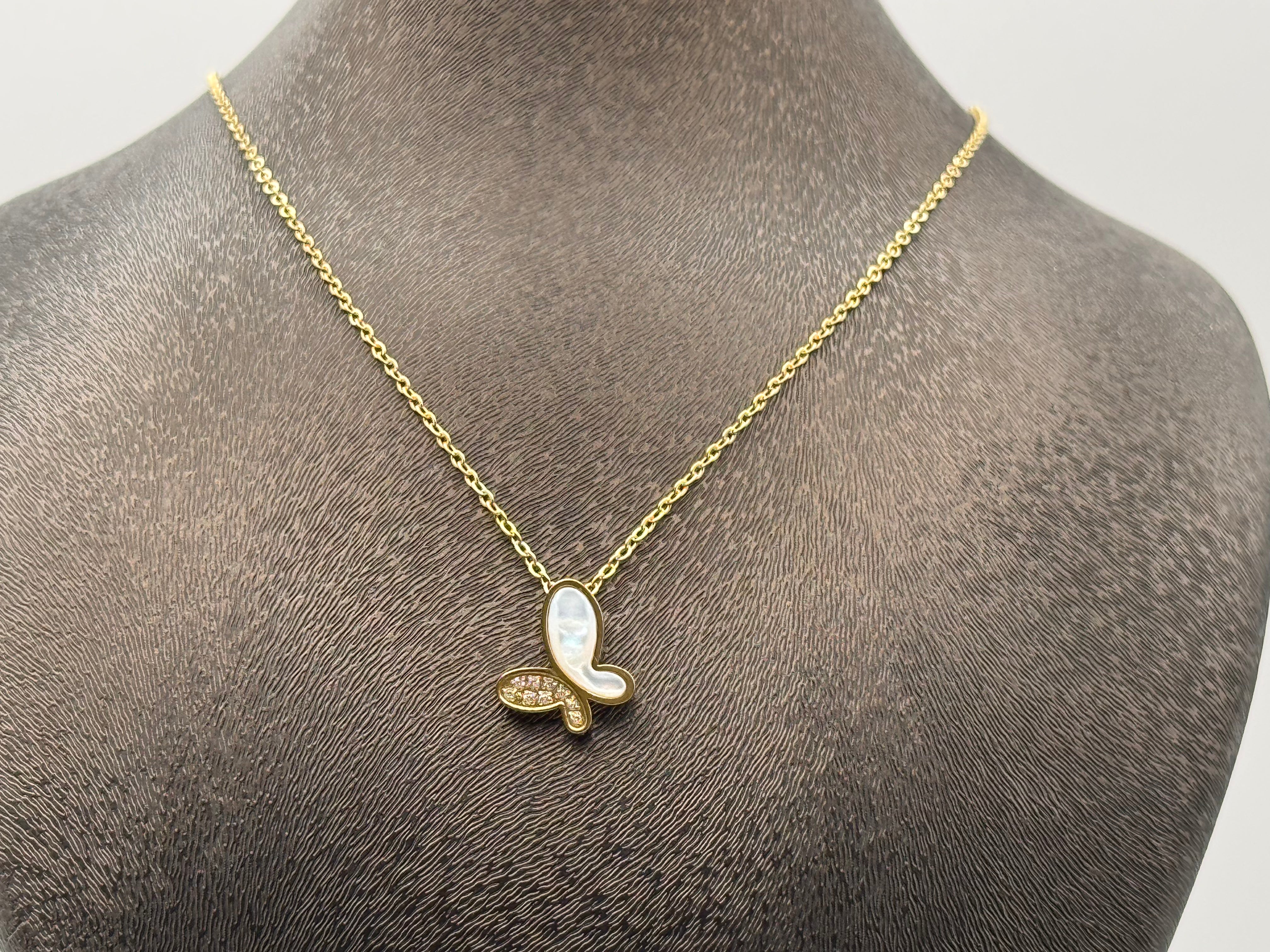 Slanted Butterfly necklace with mother of pearl 