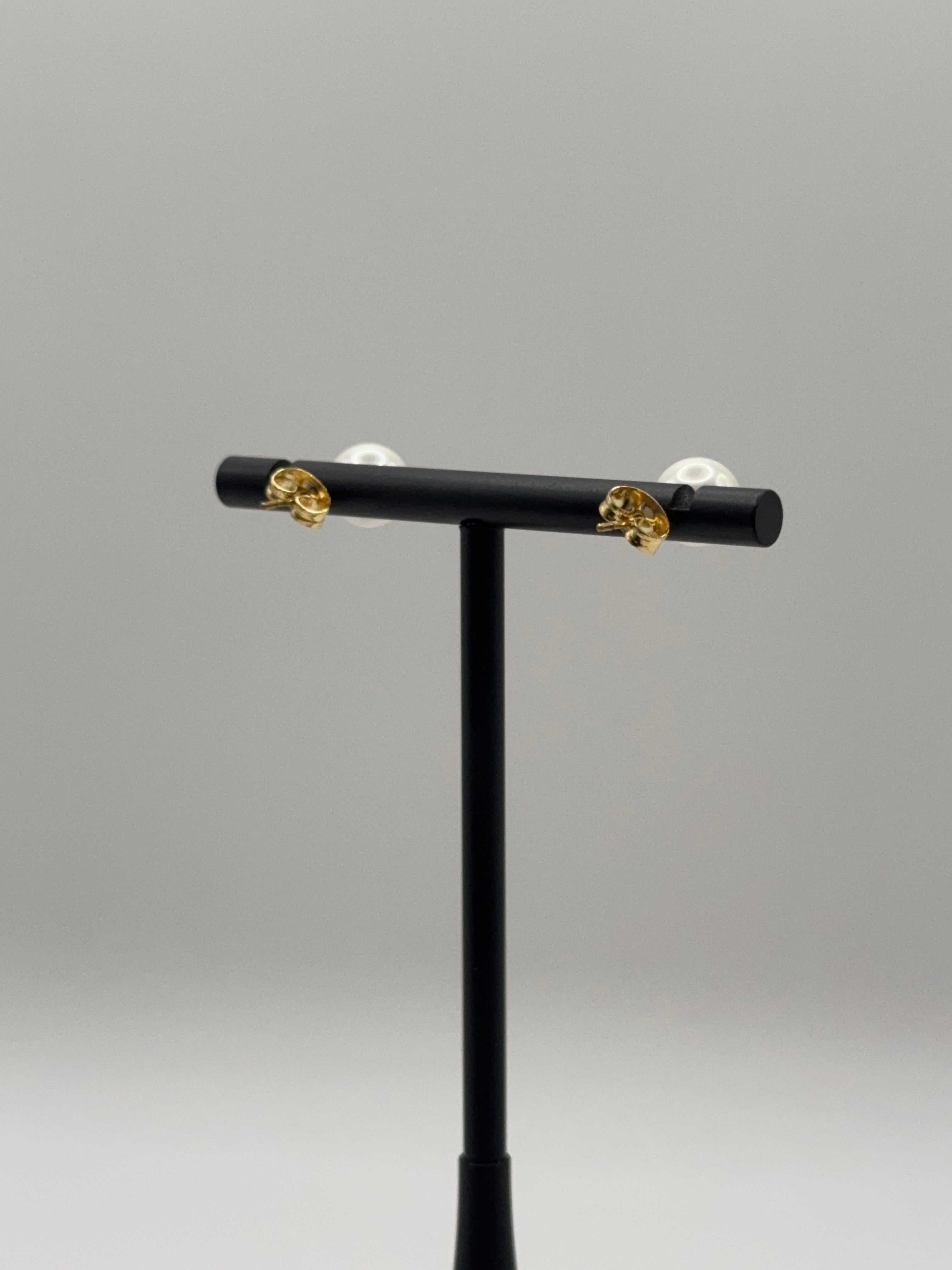 Classic Pearl Studs Goud